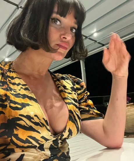 Gizzi Erskine OnlyFans Nacktbilder