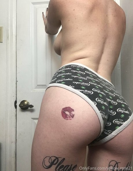 cherrywhiskeyx OnlyFans Lesbisch