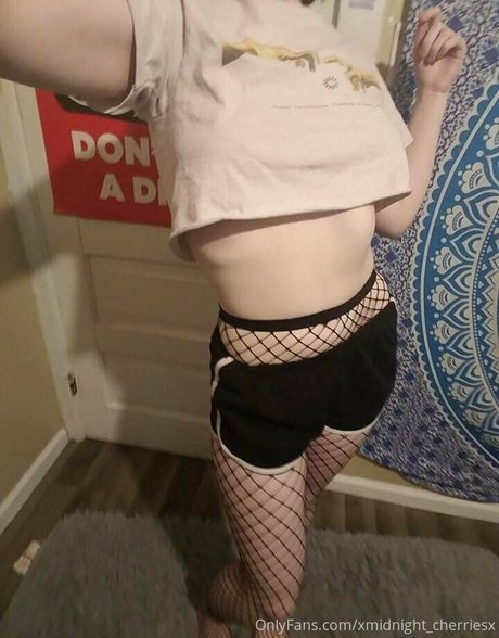 xmidnight cherriesx OnlyFans