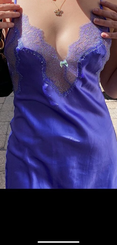 Lilly Breton OnlyFans Brüste Bild