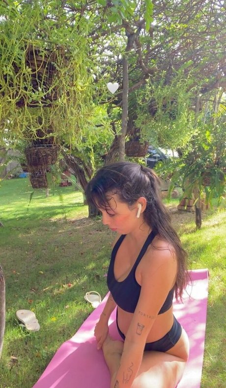 Khelvya OnlyFans geleakte Brüste