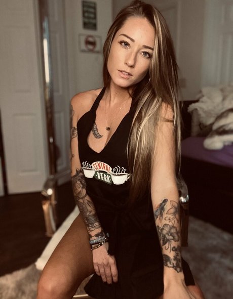 kurvige shemale-onlyfans kostenlos XXX Fotos