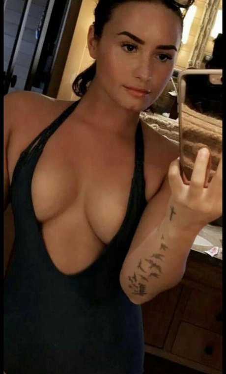 Demi Lovato Nacktpornos auf OnlyFans