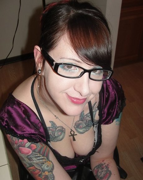 PushingUpRoses NurlyFans-Brüste