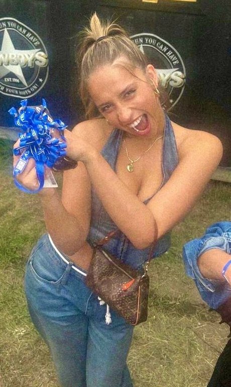 Tate McRae Nacktbilder von OnlyFans geleakt