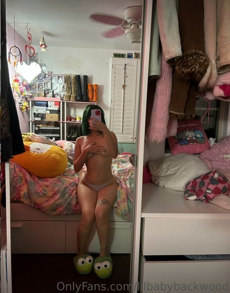 lilbabybackwood Leaks von OnlyFans