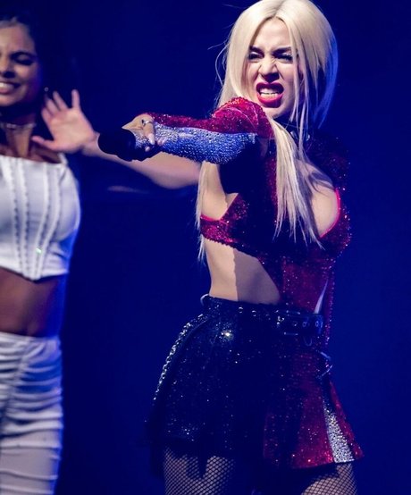 Ava Max Nacktbilder geleakt OnlyFans