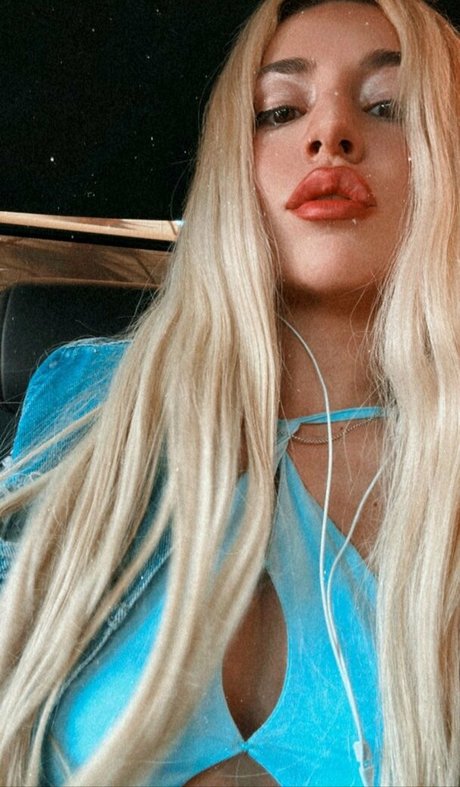 Ava Max OnlyFans-Fotos