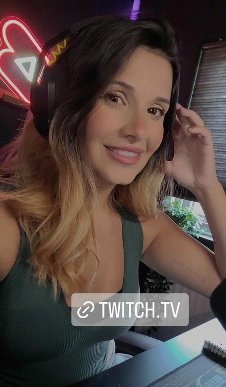 Cadaea Nacktbilder von OnlyFans geleakt