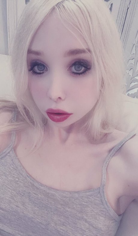 Sarina Valentina OnlyFans Lesbisch