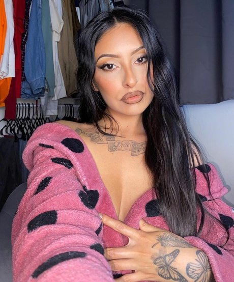 Listapia OnlyFans Model Fotos