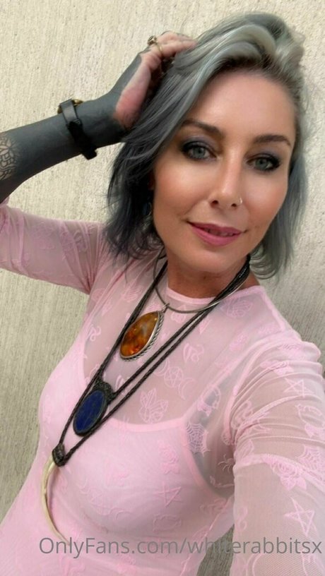 whiterabbitsx OnlyFans