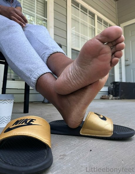 littleebonyfeet XXX OnlyFans