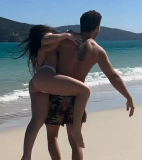 Larissa Manoela OnlyFans Model Bilder