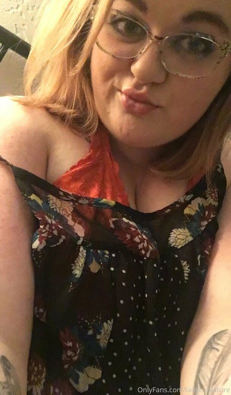 ladykeepsherlegsopen OnlyFans Fotos