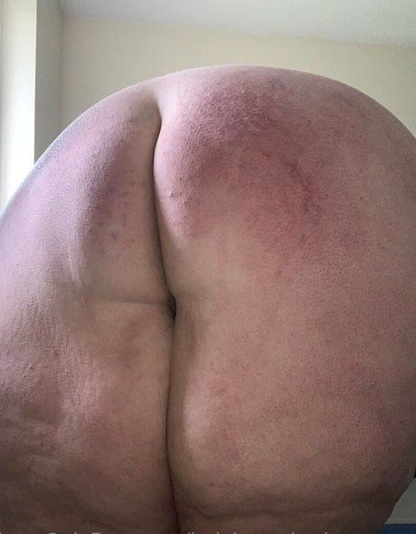 ladykeepsherlegsopen Porn OnlyFans Leaks