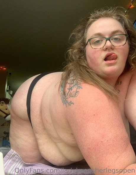 ladykeepsherlegsopen OnlyFans