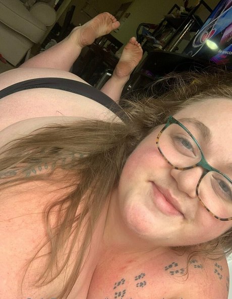 ladykeepsherlegsopen Nacktbilder von OnlyFans geleakt