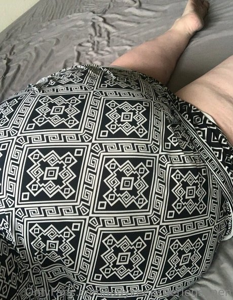 ladykeepsherlegsopen Leaked OnlyFans Bilder