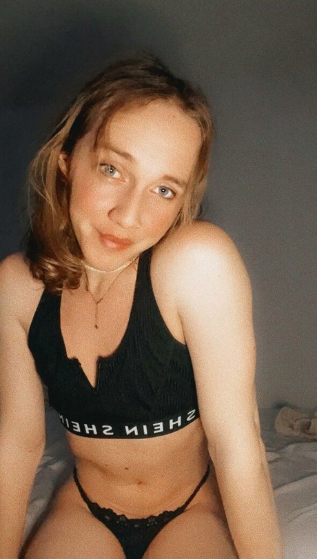 Mia taysun OnlyFans Lesbisch