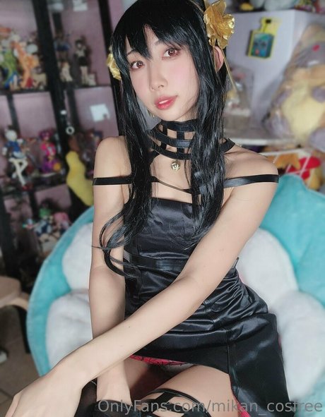 mikan cosfree OnlyFans Strip