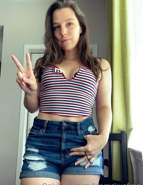 kiaraskyefree Leaks von OnlyFans