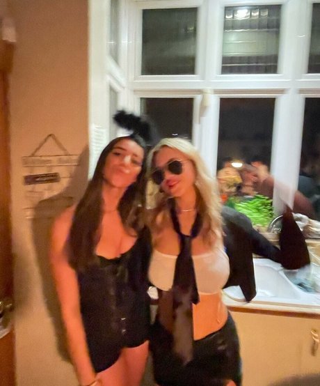 Gabriella Davies Nacktbilder von OnlyFans