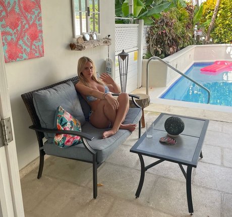 Gabriella Davies OnlyFans Bilder