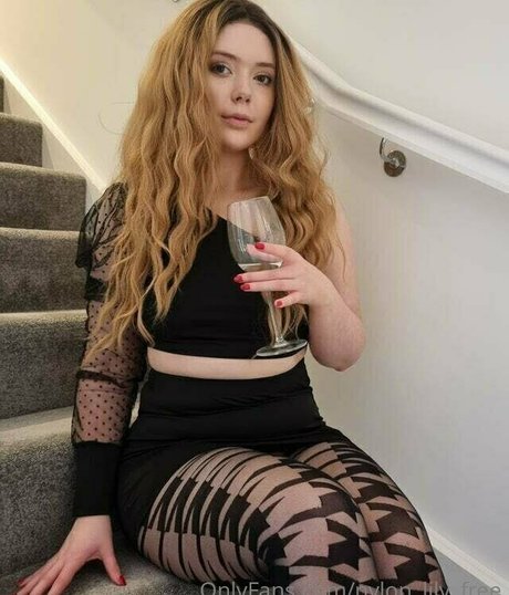 nylon lily free OnlyFans kostenlos geleakt