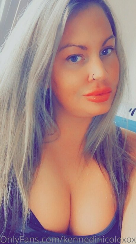 transasiatische onlyfans schön nackt Shot