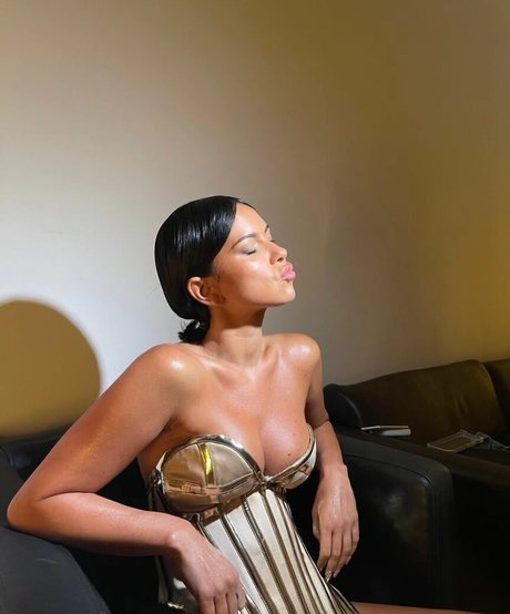 Apostoleanu Leaks von Nacktbildern auf OnlyFans