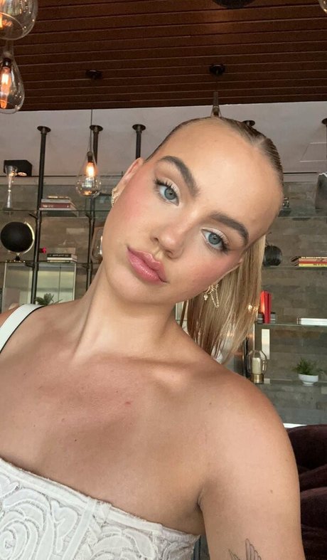 Emma Brooks OnlyFans