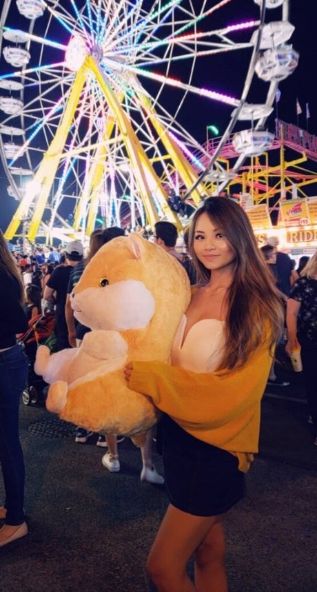 Cindy Phan OnlyFans Striptease