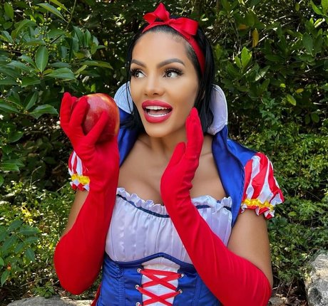 NinaUnrated OnlyFans Leaks