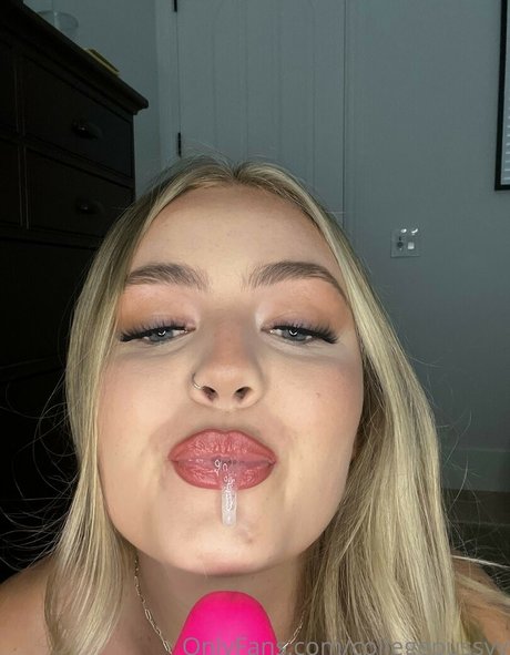 collegepussyy OnlyFans Striptease