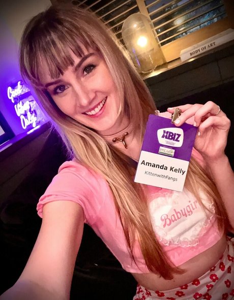 kittenwithfangsfree Leaks von Nacktbildern auf OnlyFans