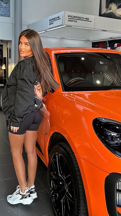 Mia Woodhall OnlyFans X