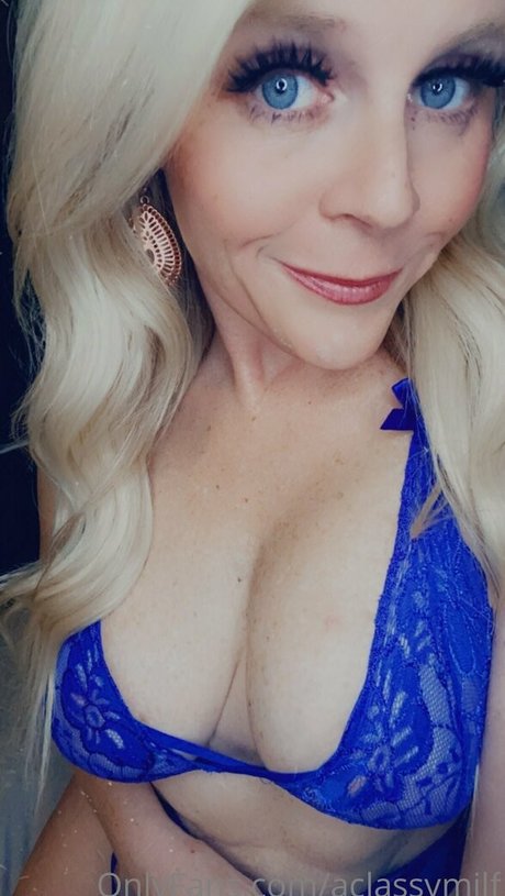 aclassymilf OnlyFans Mega
