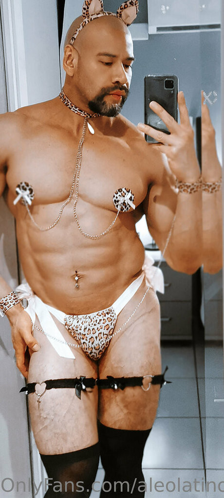 aleolatinoxxx OnlyFans-Bilder