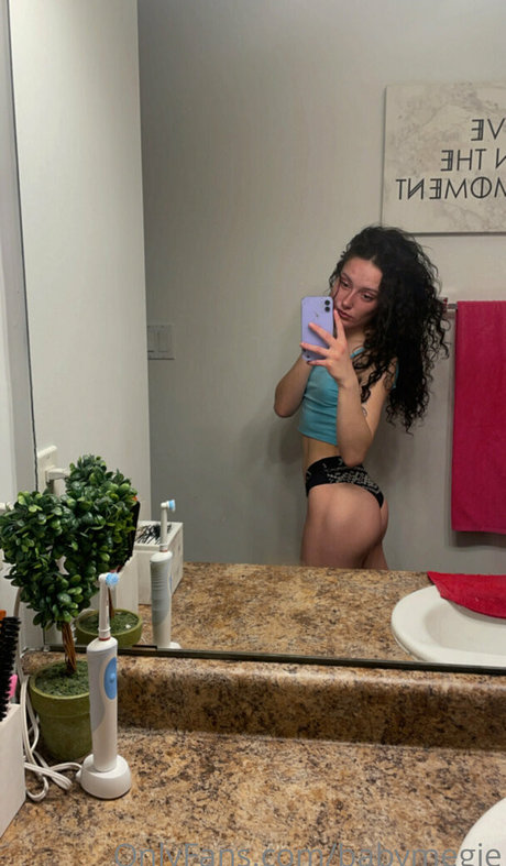 Babymegie Nacktbilder von OnlyFans geleakt