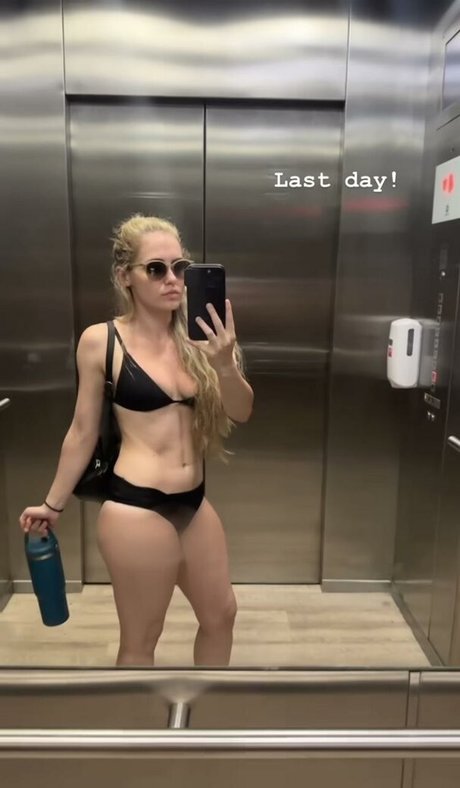 Nicki Taylor Nacktbilder von OnlyFans