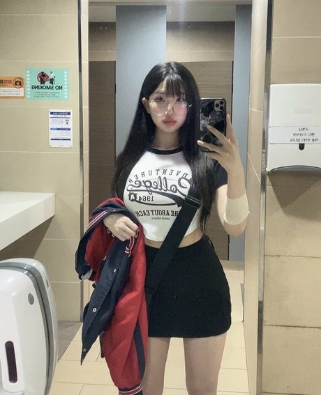 yurasweb OnlyFans geleakte Brüste