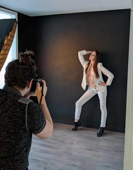 CrystAAHHL OnlyFans Striptease