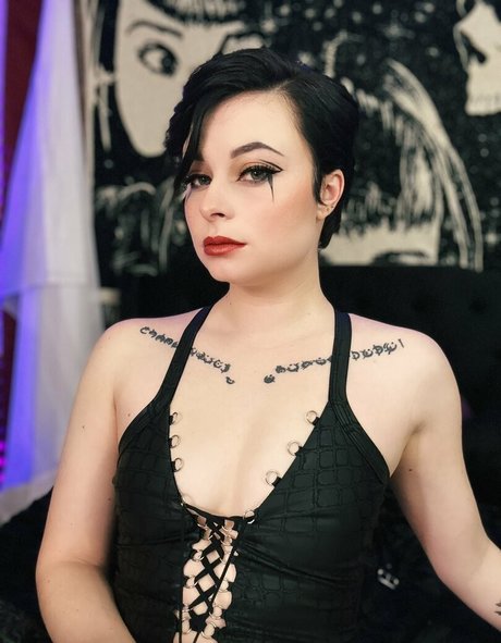 Harliantihero OnlyFans-Fotos