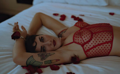 Miss lady bug Heiße OnlyFans Inhalte