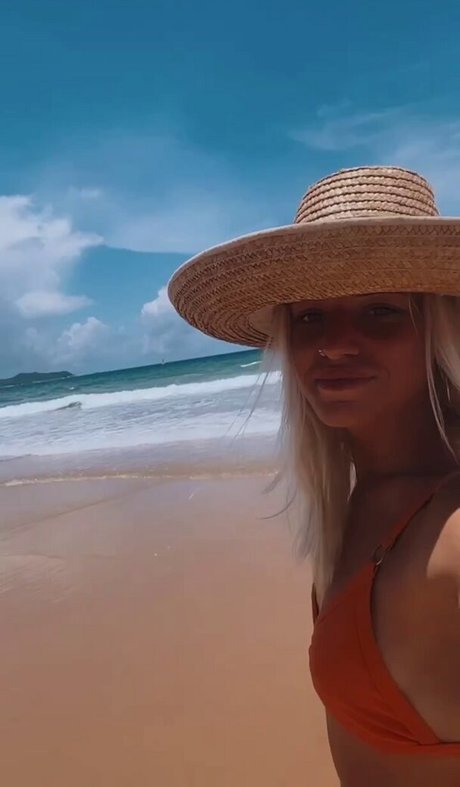 Veta George Models OnlyFans Strip