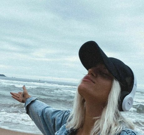 Veta George Models OnlyFans nackte Brüste