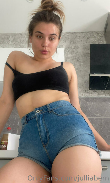julliabern OnlyFans geleakt.