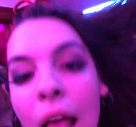 Isabella Gomez Brüste OnlyFans