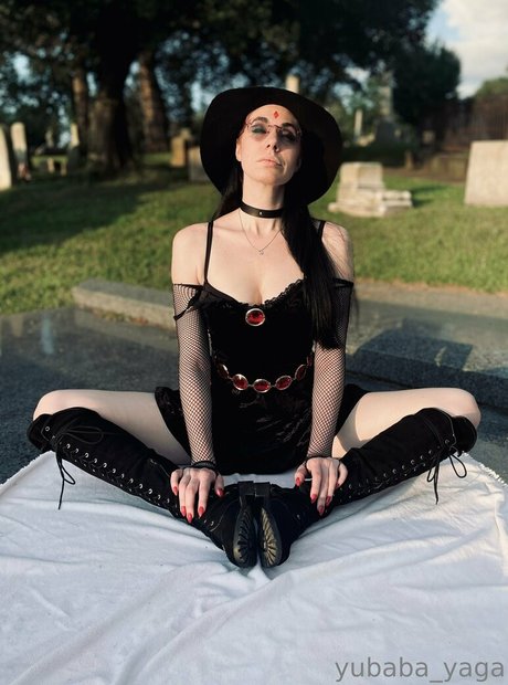yubaba yaga OnlyFans-Creator